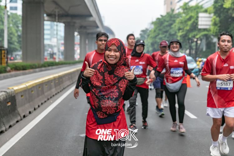 Race photo from ONE RUN 10 K