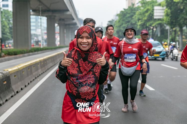 Race photo from ONE RUN 10 K