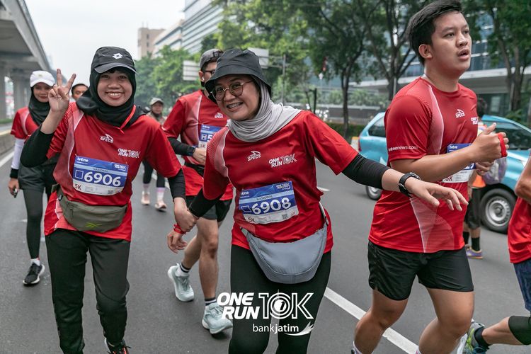 Race photo from ONE RUN 10 K