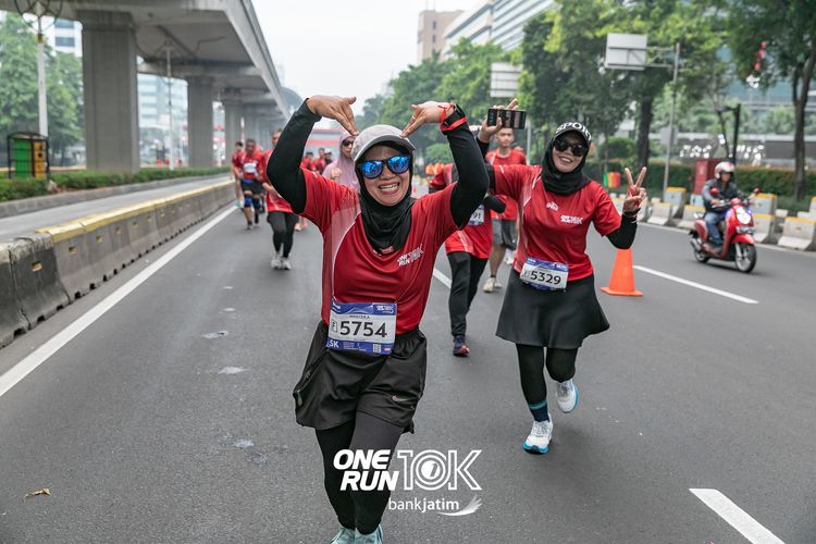 Race photo from ONE RUN 10 K