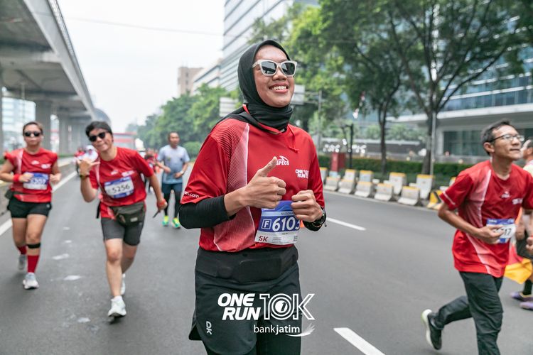 Race photo from ONE RUN 10 K