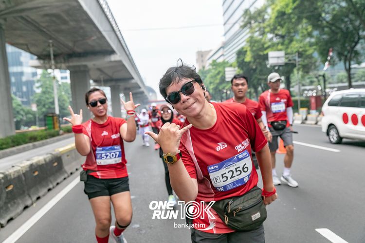 Race photo from ONE RUN 10 K