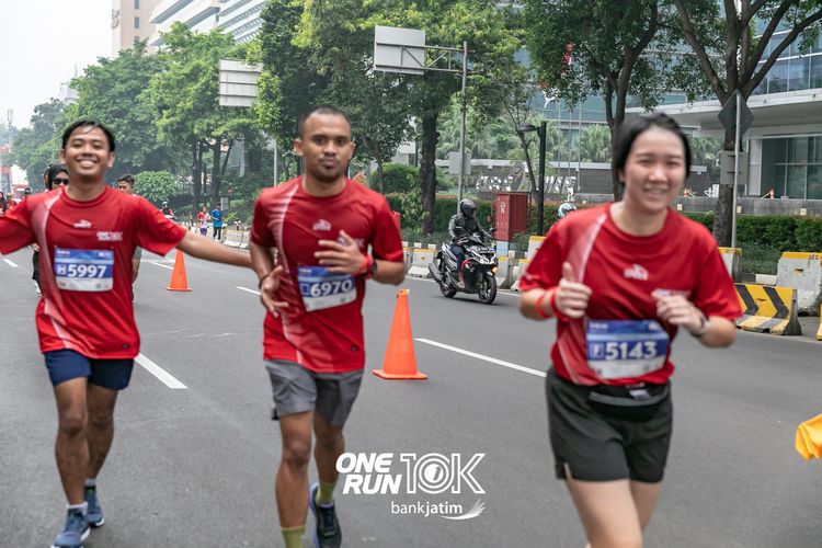 Race photo from ONE RUN 10 K