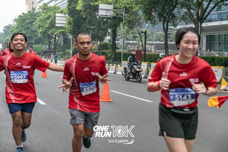 Race photo from ONE RUN 10 K