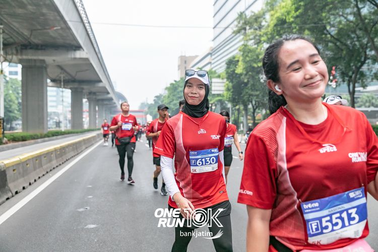 Race photo from ONE RUN 10 K