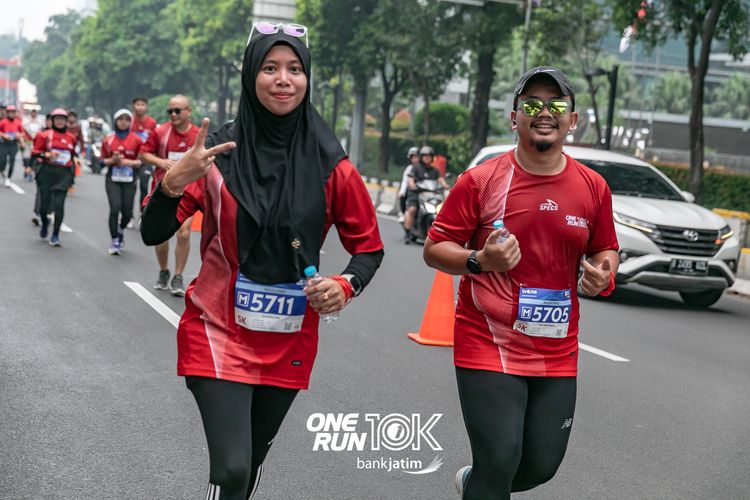 Race photo from ONE RUN 10 K