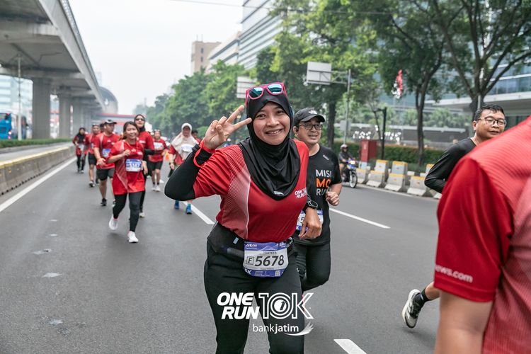 Race photo from ONE RUN 10 K