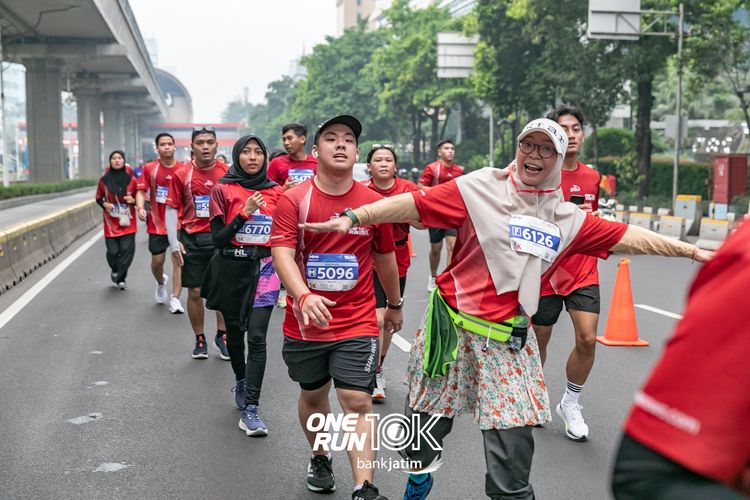 Race photo from ONE RUN 10 K