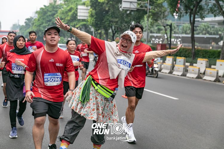Race photo from ONE RUN 10 K