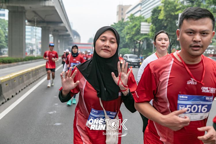 Race photo from ONE RUN 10 K