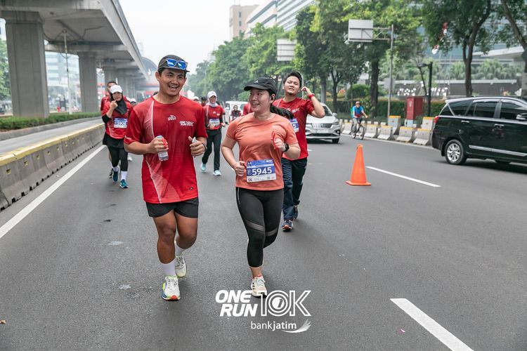 Race photo from ONE RUN 10 K
