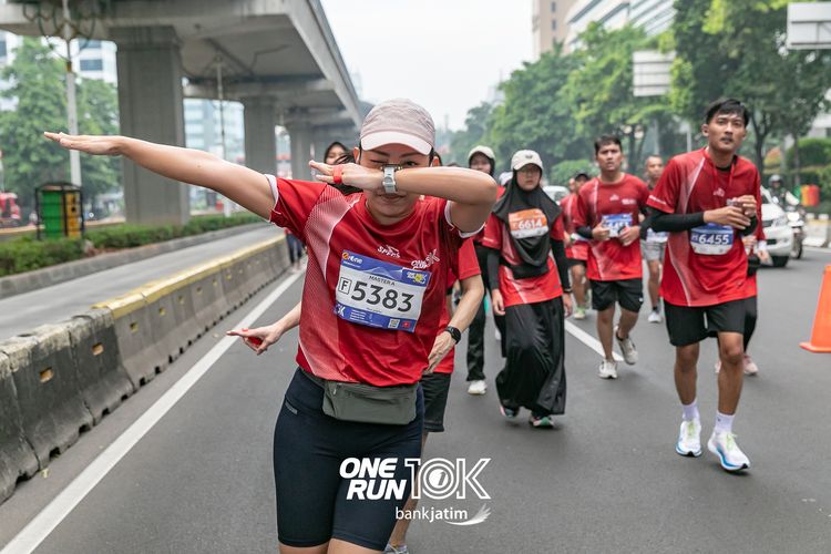 Race photo from ONE RUN 10 K