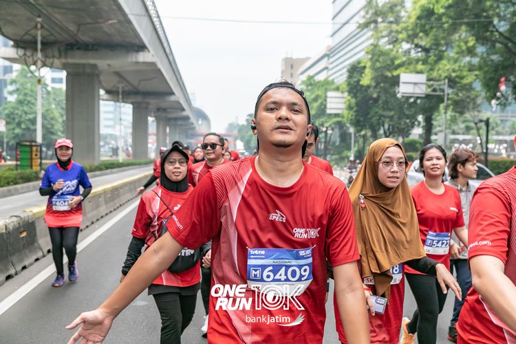 Race photo from ONE RUN 10 K