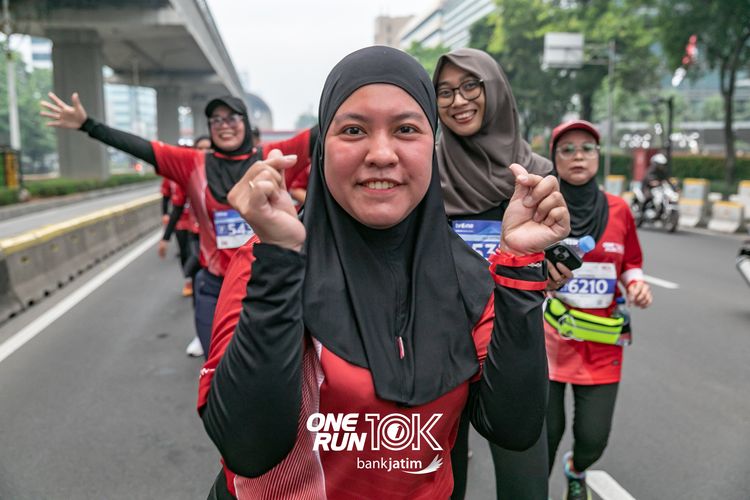 Race photo from ONE RUN 10 K