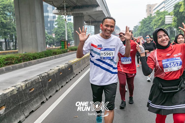 Race photo from ONE RUN 10 K