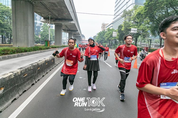 Race photo from ONE RUN 10 K