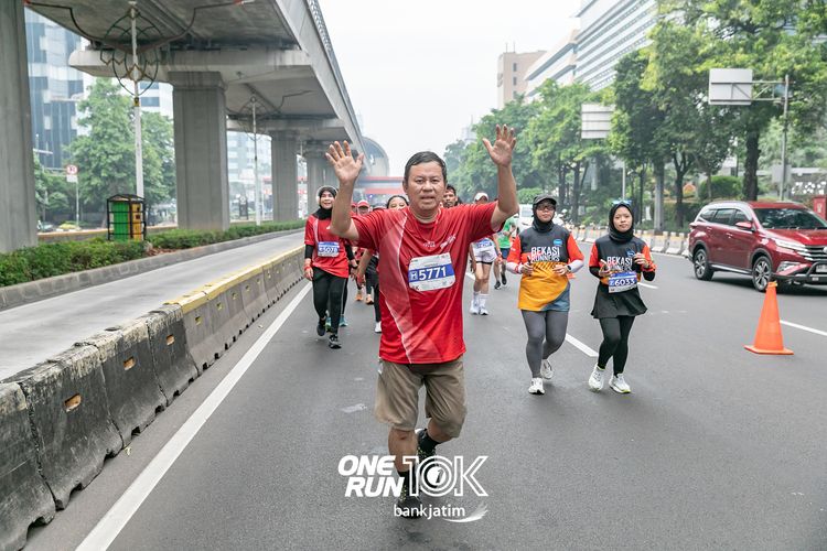 Race photo from ONE RUN 10 K