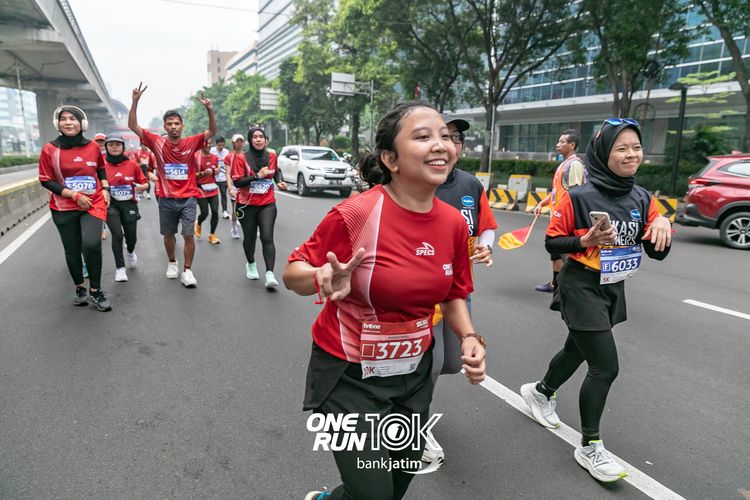 Race photo from ONE RUN 10 K