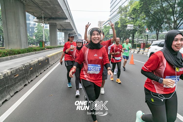 Race photo from ONE RUN 10 K