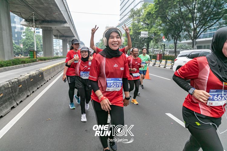 Race photo from ONE RUN 10 K