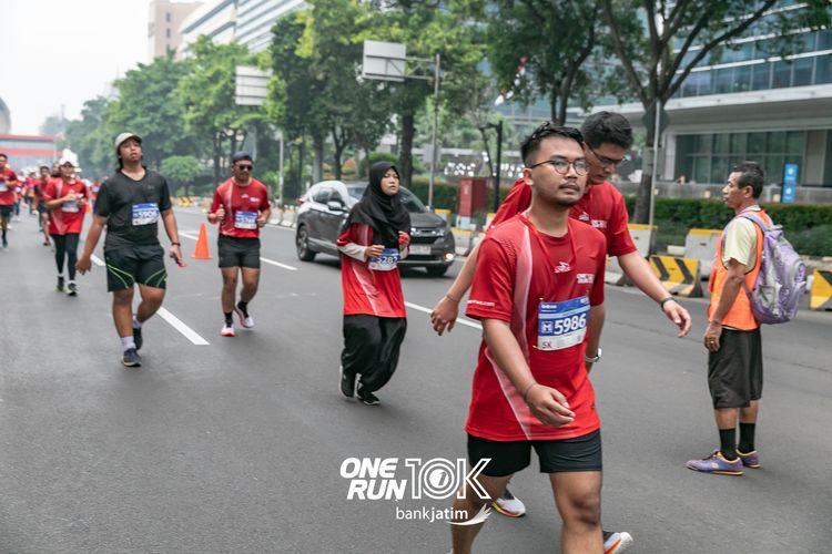Race photo from ONE RUN 10 K