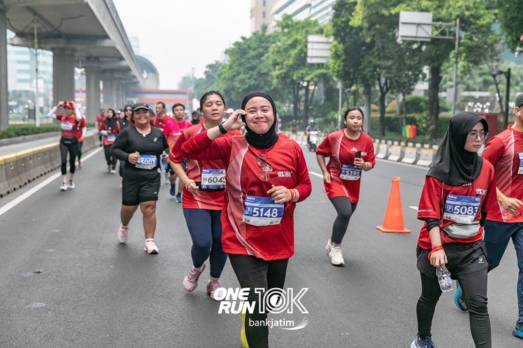 Race photo from ONE RUN 10 K