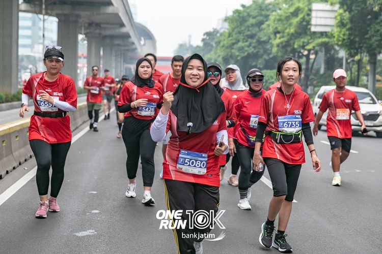 Race photo from ONE RUN 10 K