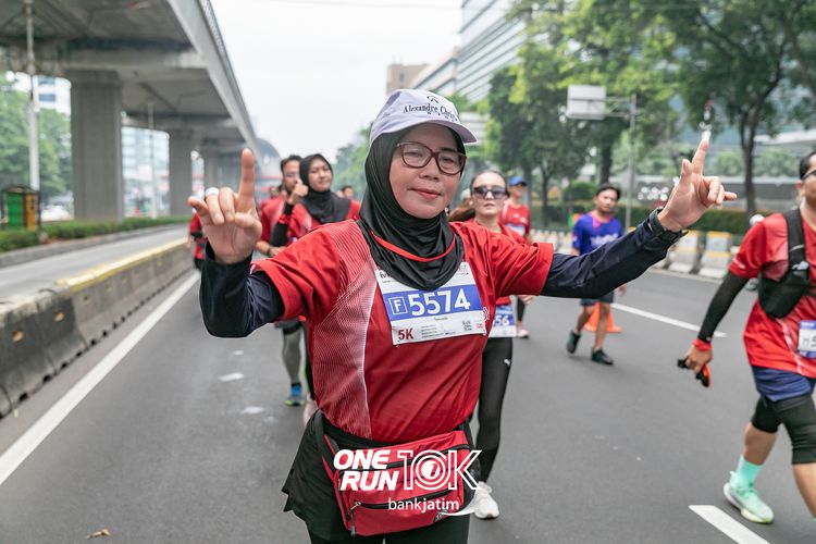 Race photo from ONE RUN 10 K