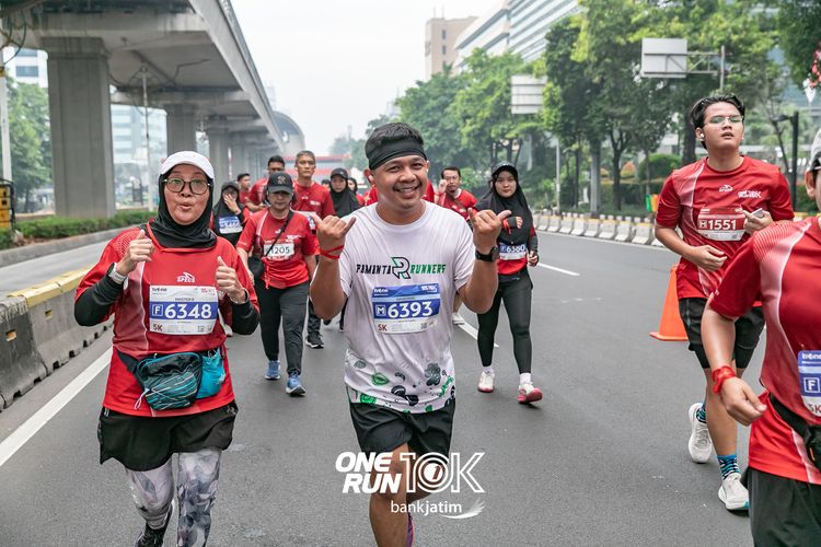 Race photo from ONE RUN 10 K