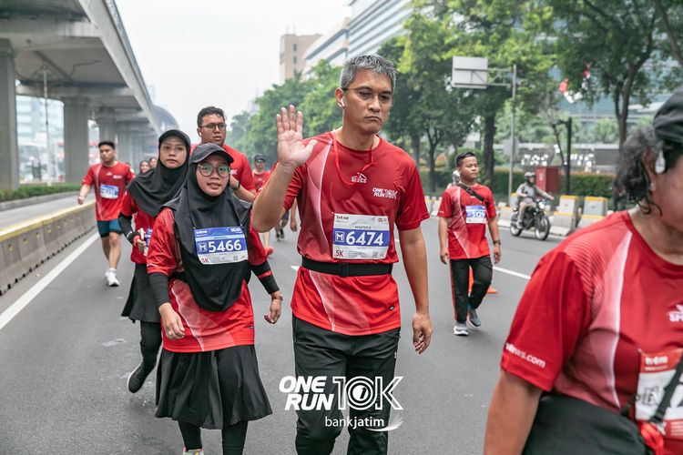 Race photo from ONE RUN 10 K