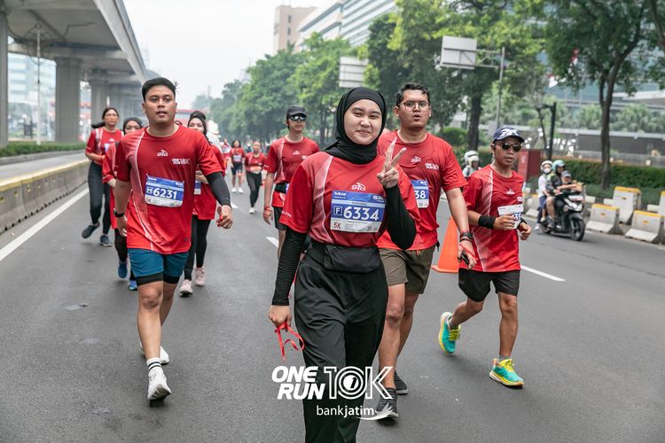 Race photo from ONE RUN 10 K