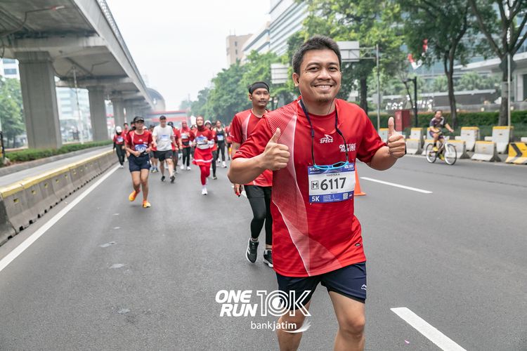 Race photo from ONE RUN 10 K