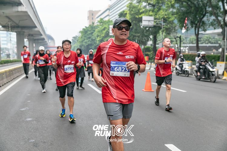 Race photo from ONE RUN 10 K