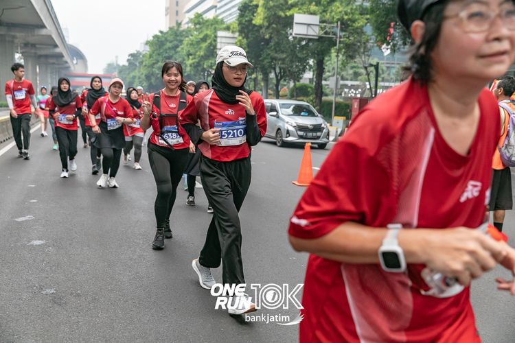 Race photo from ONE RUN 10 K