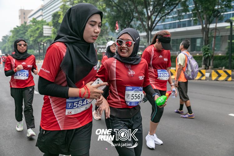 Race photo from ONE RUN 10 K
