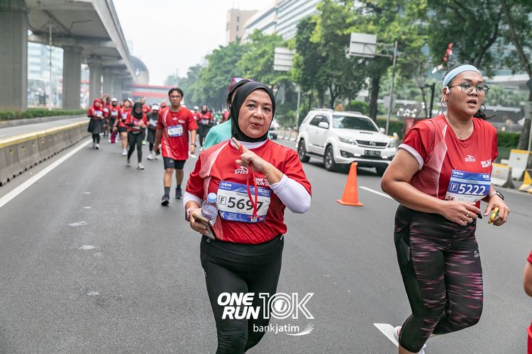 Race photo from ONE RUN 10 K