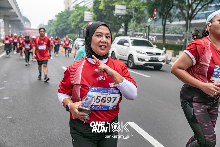 Race photo from ONE RUN 10 K