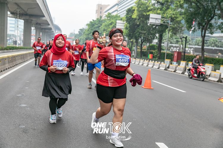 Race photo from ONE RUN 10 K