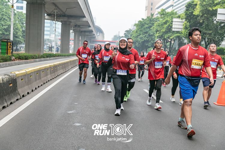 Race photo from ONE RUN 10 K
