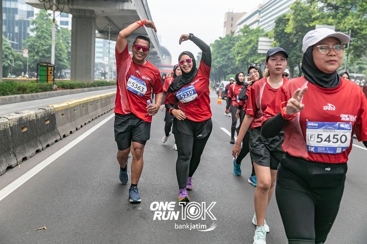Race photo from ONE RUN 10 K