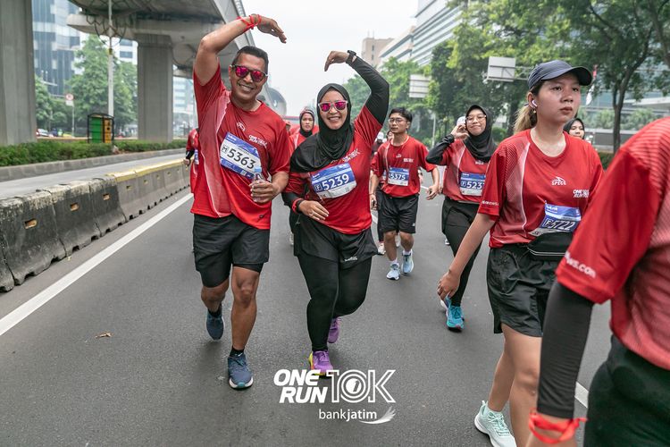 Race photo from ONE RUN 10 K