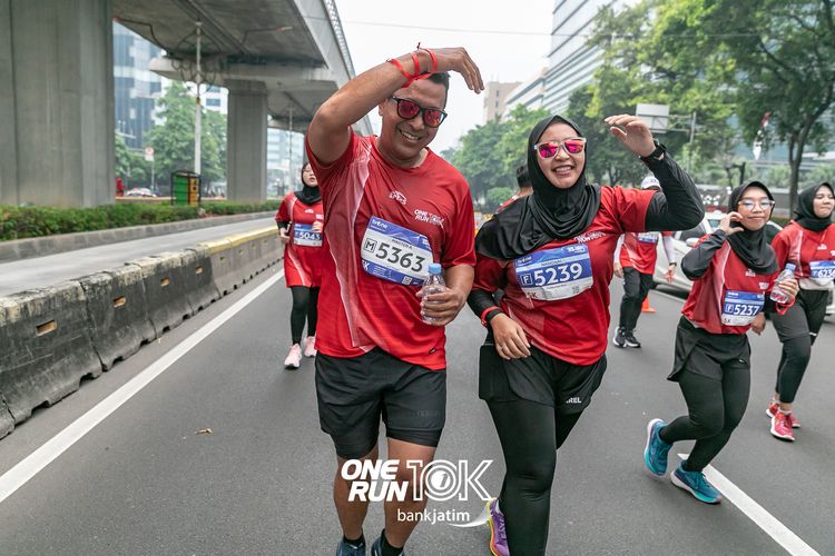 Race photo from ONE RUN 10 K