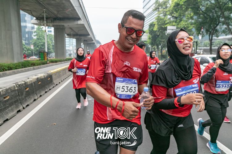 Race photo from ONE RUN 10 K