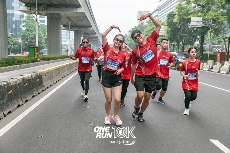 Race photo from ONE RUN 10 K