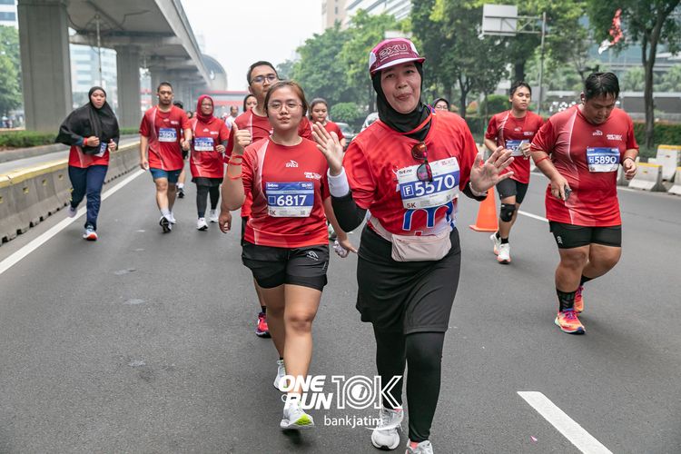 Race photo from ONE RUN 10 K