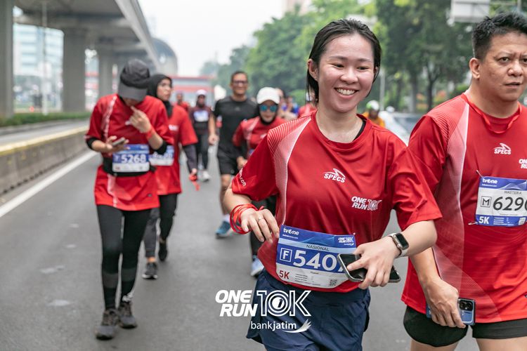 Race photo from ONE RUN 10 K