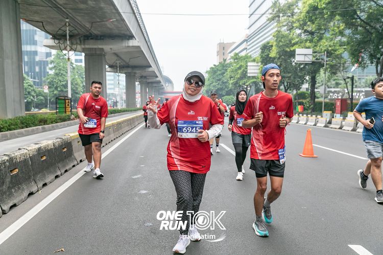 Race photo from ONE RUN 10 K