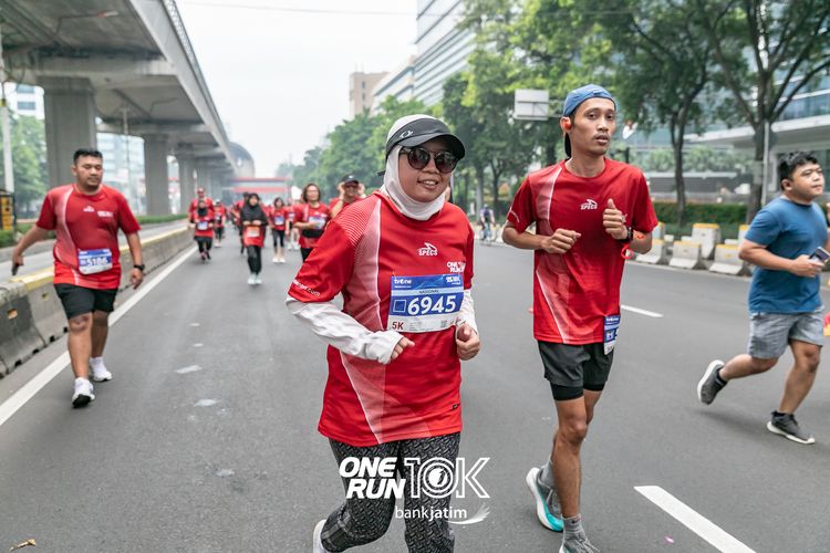 Race photo from ONE RUN 10 K