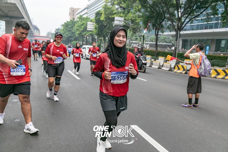Race photo from ONE RUN 10 K