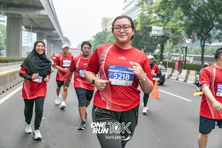 Race photo from ONE RUN 10 K
